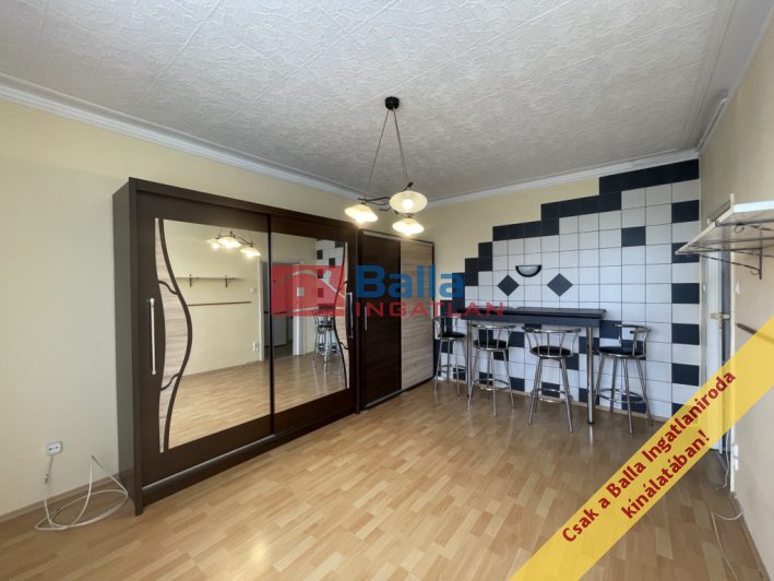 Eladó 28 m²-estársasházi lakás XVIII. Kerület (Lakatos-lakótelep) , Lakatos lakótelepen: 39'900'000 Ft