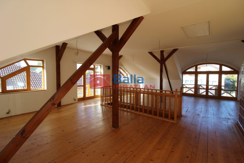 XVIII. Kerület (Pestszentlőrinc) - pestlőrinc kert:  265 m&sup2;-es családi ház   (170'000'000 ,- Ft)