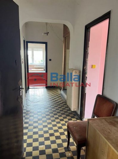 XVIII. Kerület (Újpéteritelep) - Vezér utca:  270 m&sup2;-es családi ház   (800'000 ,- Ft)