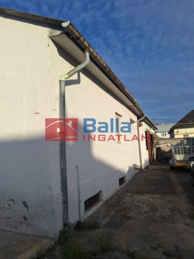 XX. Kerület (Erzsébetfalva) - Vágóhíd közeli utca:  180 m&sup2;-es családi ház   (99'000'000 ,- Ft)