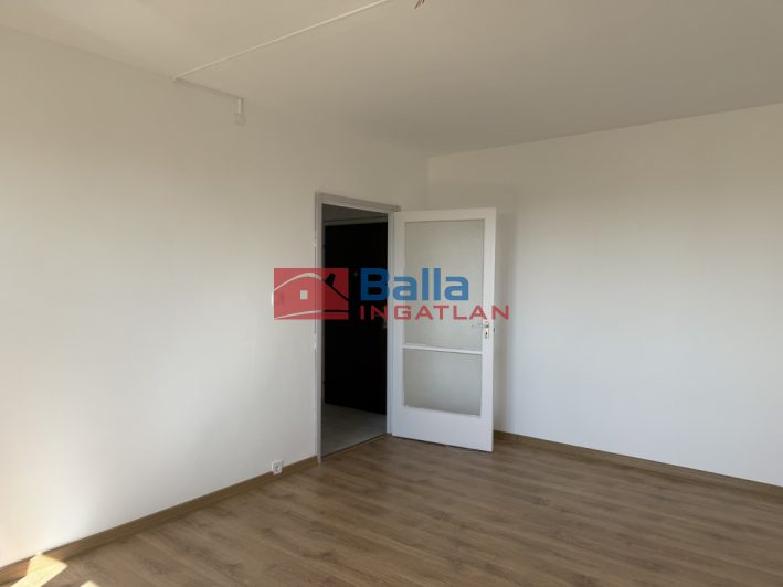 Eladó 28 m²-estársasházi lakás XX. Kerület (Központ) , Központ közeli utca: 37'000'000 Ft