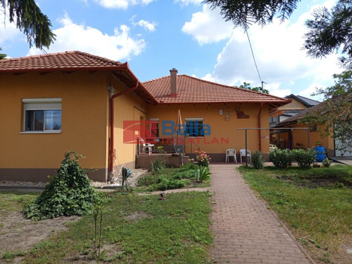 Eladó 139 m²-escsaládi ház XXI. Kerület (Királyerdő) , Királyerdő utca: 135'990'000 Ft