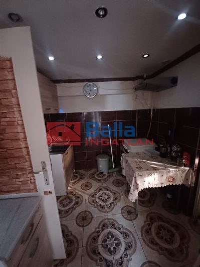 Kiadó 32 m²-escsaládi ház XXIII. Kerület (Soroksár) , Hősök teréhez közeli utca: 150'000 Ft