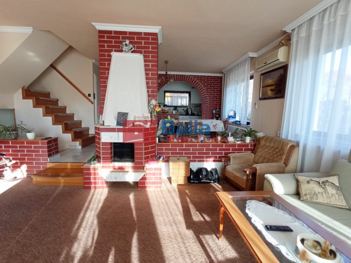 Eladó 220 m²-escsaládi ház Csömör, Szőlő utca: 165'000'000 Ft