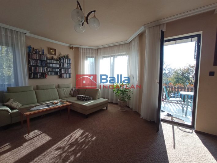 Eladó 220 m²-escsaládi ház Csömör, Szőlő utca: 165'000'000 Ft