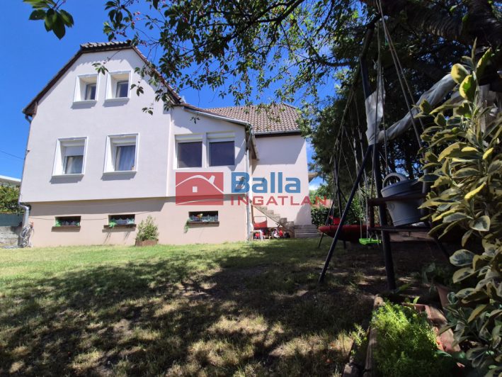 Eladó 160 m²-escsaládi ház Dunaharaszti, Központi elhelyezkedés: 125'900'000 Ft