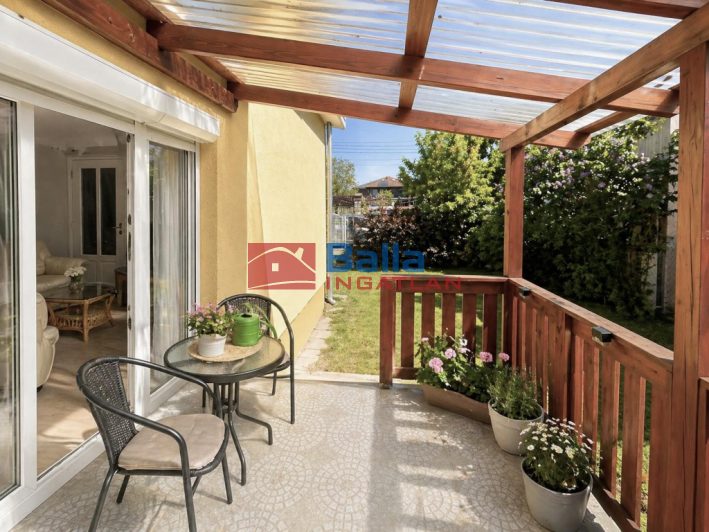 Eladó 170 m²-esikerház Dunakeszi, Révdűlőben 5 szobás ikerházfél ELADÓ: 144'900'000 Ft