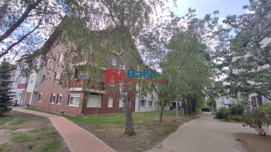 Eladó 110 m²-estársasházi lakás Dunaújváros, Bagolyvár utca: 88'900'000 Ft