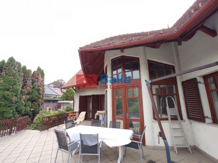 Eladó 350 m²-escsaládi ház Dunaújváros, Gőzmalom utca: 128'000'000 Ft