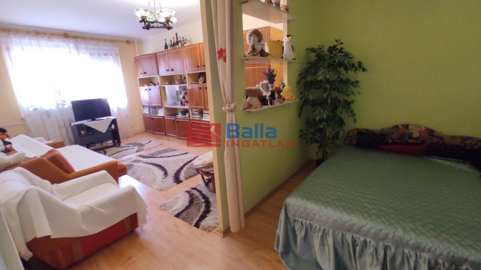 Eladó 59 m²-estársasházi lakás Dunaújváros, Köztársaság utca: 32'900'000 Ft