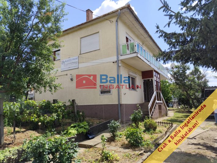 Ecséd - Táncsics Mihály utca:  130 m&sup2;-es családi ház   (38'900'000 ,- Ft)