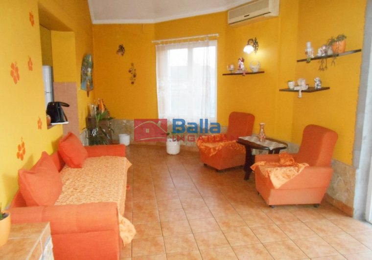 Eladó 168 m²-escsaládi ház Érd (Ófalu) , Júlia utca környékén utca: 79'900'000 Ft