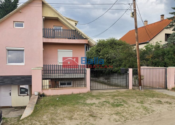 Eladó 200 m²-escsaládi ház Fót, Bartók Béla utca: 130'000'000 Ft