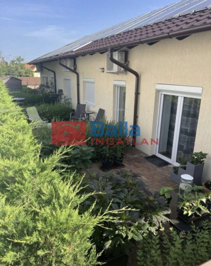 Eladó 208 m²-escsaládi ház Fót, Újszerű 4+1 lakásos APARTMANHÁZ: 179'000'000 Ft