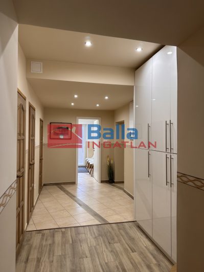 Eladó 106 m²-estársasházi lakás Gödöllő, Blaha: 89'900'000 Ft