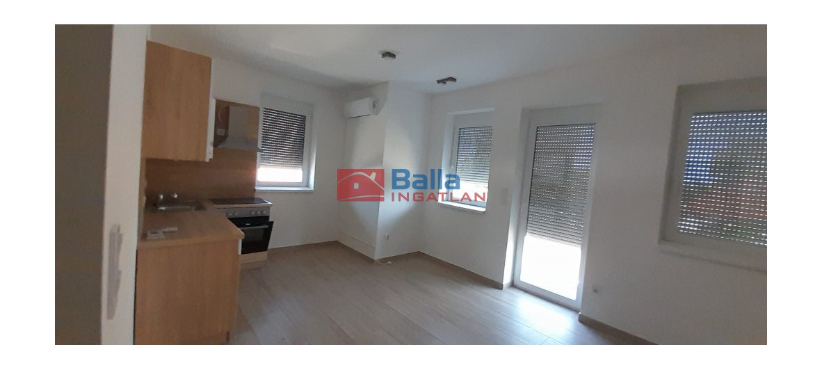 Kiadó 30 m²-estársasházi lakás Hatvan, Csaba utca: 140'000 Ft