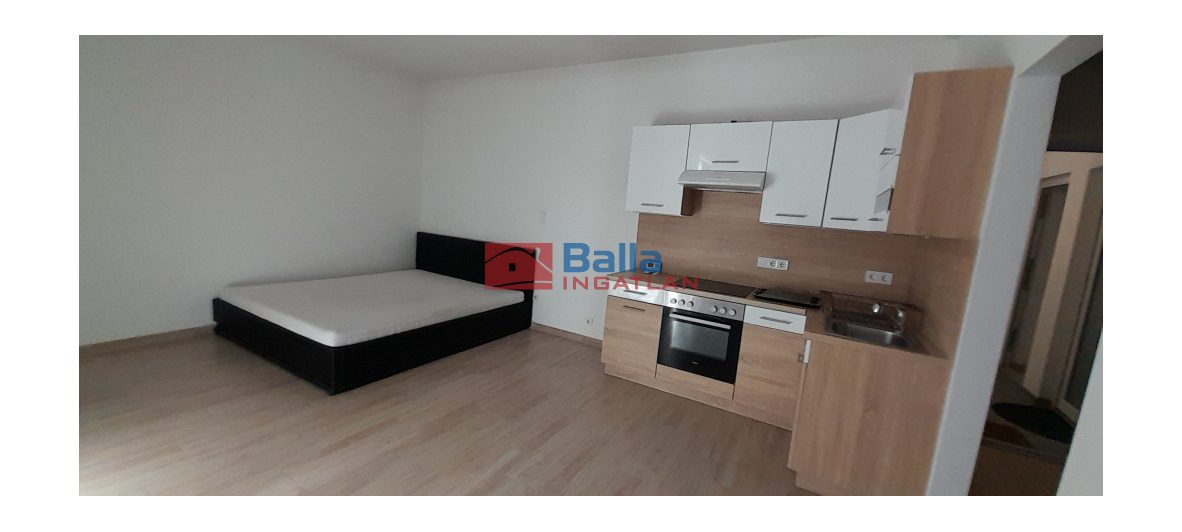 Kiadó 30 m²-estársasházi lakás Hatvan, Csaba utca: 140'000 Ft