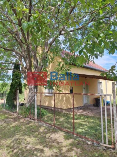 Eladó 73 m²-escsaládi ház Karád, Csendes utca: 55'000'000 Ft