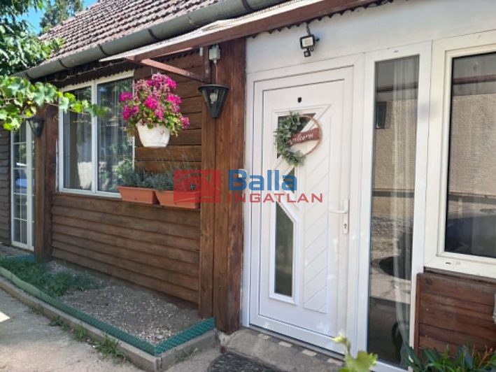 Eladó 86 m²-escsaládi ház Kartal, József Attila utca: 66'900'000 Ft