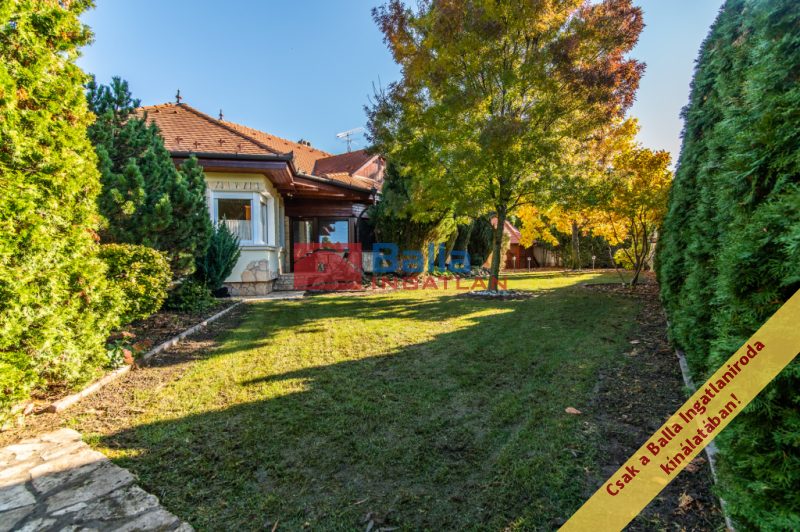 Eladó 226 m²-escsaládi ház Kartal, Orgona utca: 191'000'000 Ft