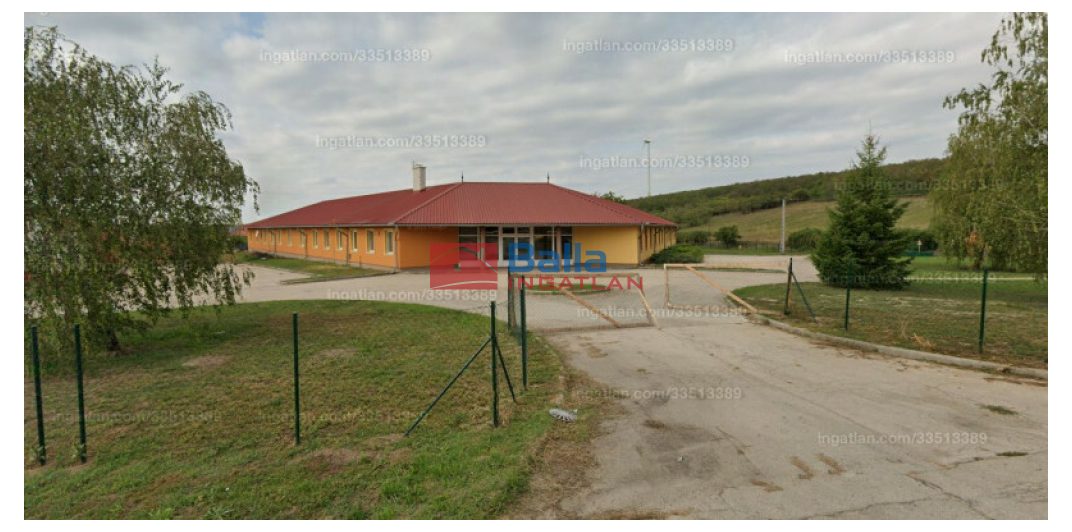 Eladó 1116 m²-esegyéb üzlethelyiség Kulcs, Rákóczi utca: 285'000'000 Ft