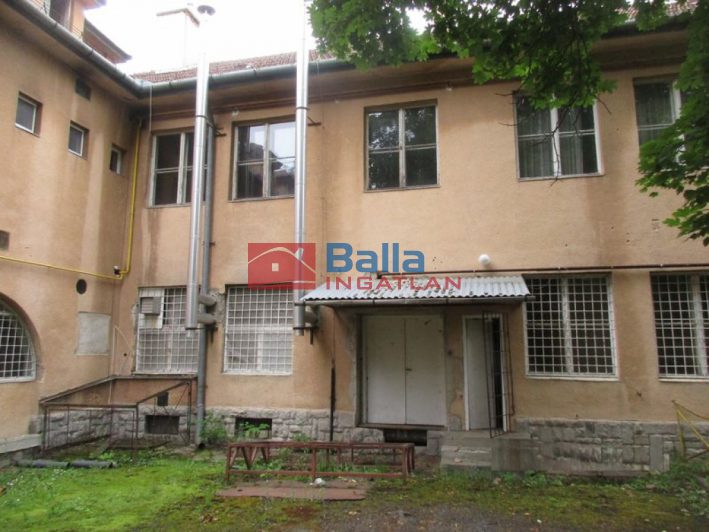 Lőrinci - Erőmű tér:  278 m&sup2;-es vendéglátó egység utcai bejárattal   (24'500'000 ,- Ft)