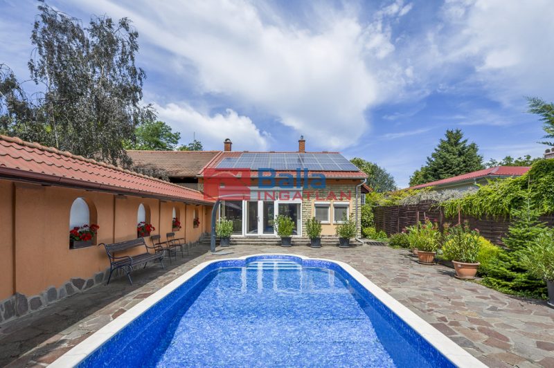 Majosháza - Duna part:  183 m&sup2;-es családi ház   (220'000'000 ,- Ft)