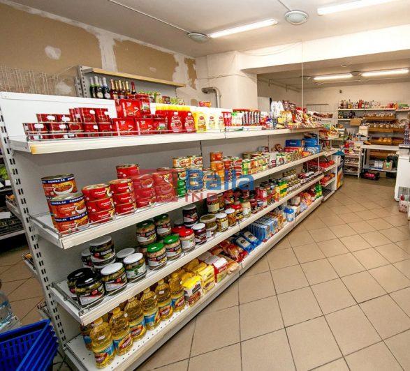 Eladó 230 m²-escsaládi ház Mezőszilas, Frekventált helyen: 52'900'000 Ft