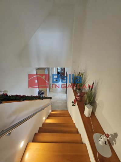 Eladó 168 m²-escsaládi ház Mogyoród, Nagyhomoki  közeli utca: 129'900'000 Ft
