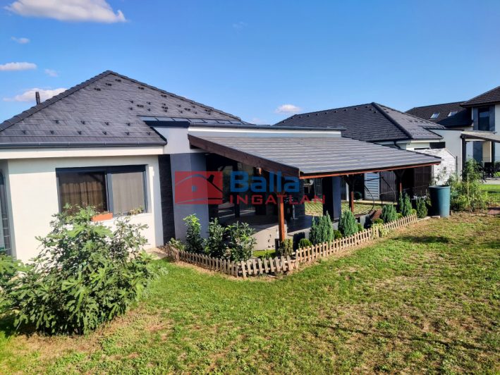 Eladó 134 m²-escsaládi ház Mogyoród, Szent Jakab közeli utca: 167'900'000 Ft