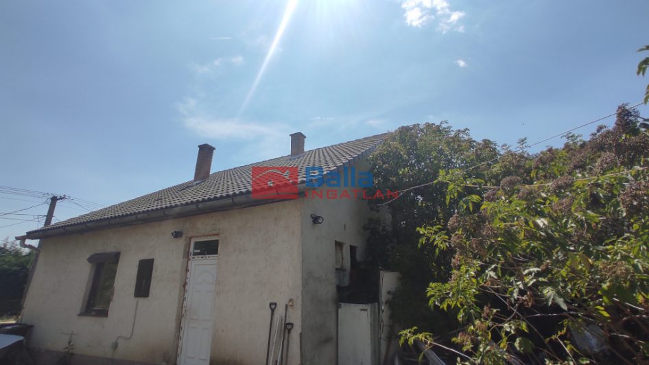 Eladó 90 m²-escsaládi ház Nagyvenyim, Dózsa György utca: 25'900'000 Ft