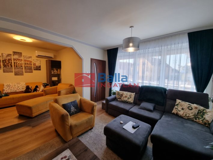 Eladó 150 m²-escsaládi ház Nyíregyháza, Borbánya: 93'000'000 Ft