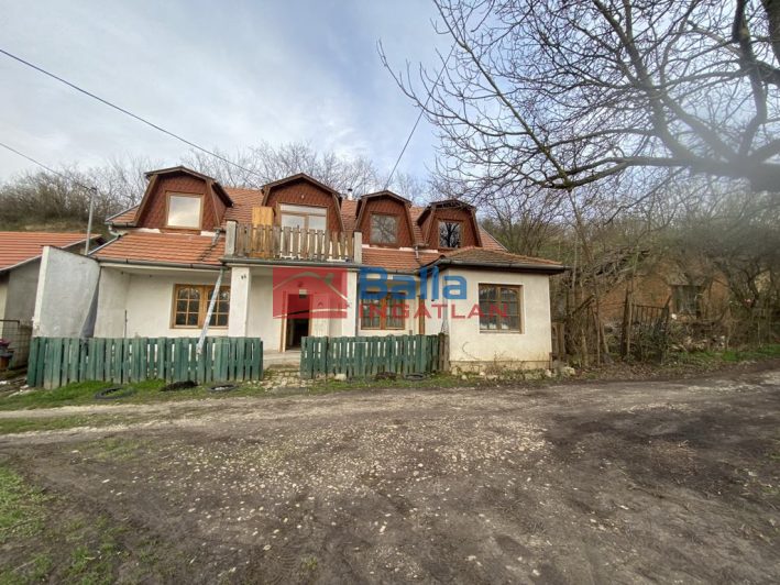 Eladó 120 m²-escsaládi ház Páty, Torbágyi út: 49'900'000 Ft