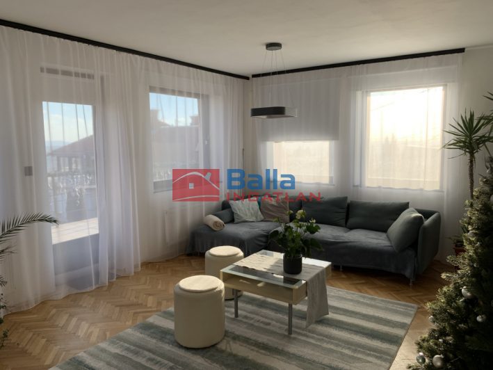 Eladó 180 m²-escsaládi ház Pécs, Szőlő utca: 115'000'000 Ft