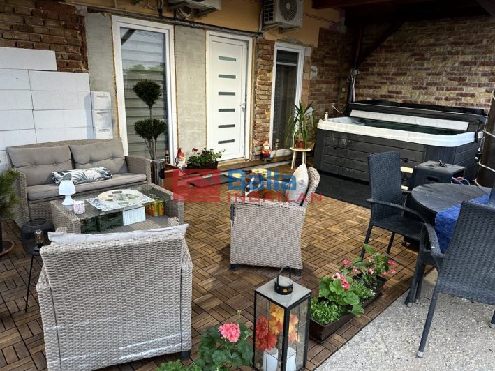 Eladó 112 m²-escsaládi ház Pilis, Központ közeli út: 76'000'000 Ft