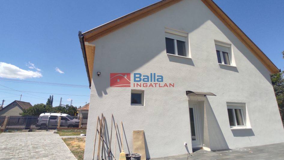 Eladó 120 m²-escsaládi ház Pusztaszabolcs, Magyar utca: 86'900'000 Ft