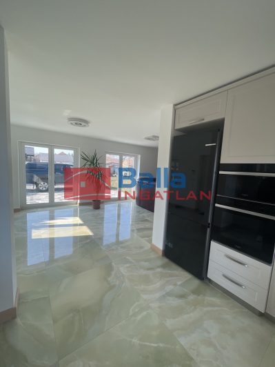 Eladó 168 m²-escsaládi ház Ráckeresztúr, Vörösmarty utca: 165'000'000 Ft