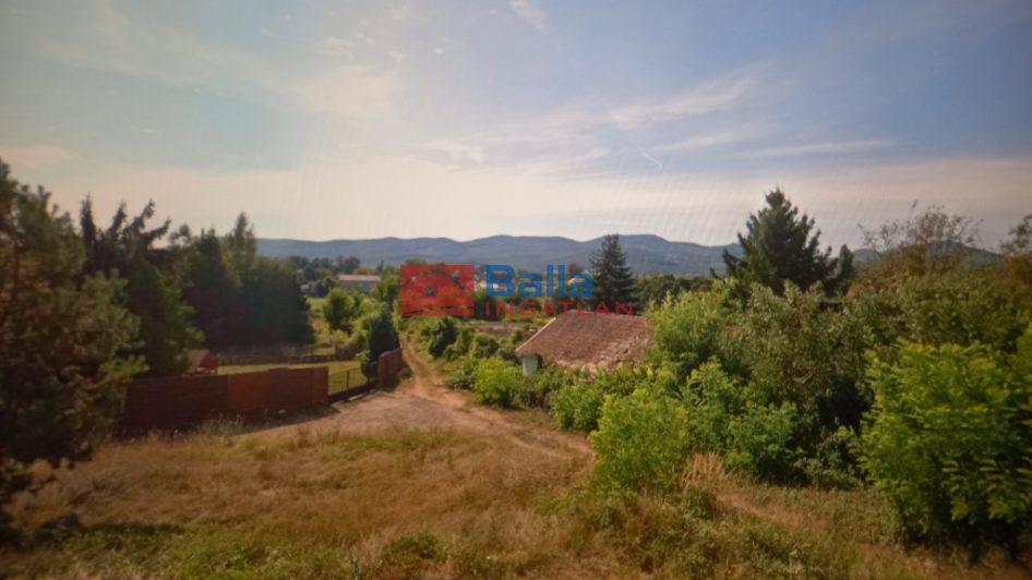 Recsk - Hunyadi János út:  2205 m&sup2;-es telek   (2'300'000 ,- Ft)