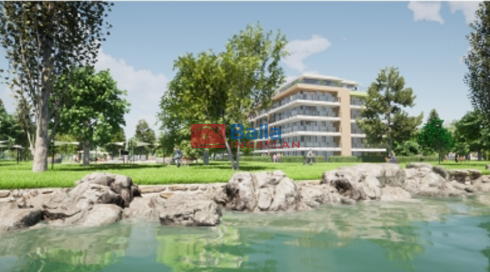 Siófok - EZÜSTPARTON:  47 m&sup2;-es társasházi lakás   (79'228'250 ,- Ft)