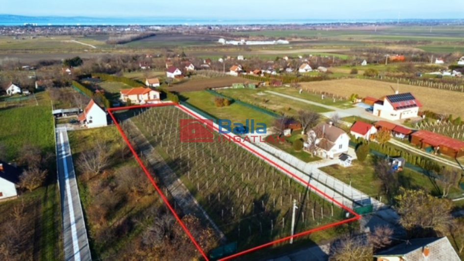 Siófok (Kiliti) - Csillaghegyi út:  3147 m&sup2;-es telek   (31'900'000 ,- Ft)