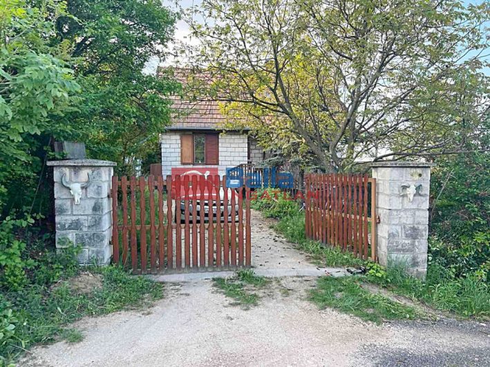 Eladó 46 m²-escsaládi ház Sóskút, Körtefa - Harangláb utca között utca: 45'000'000 Ft