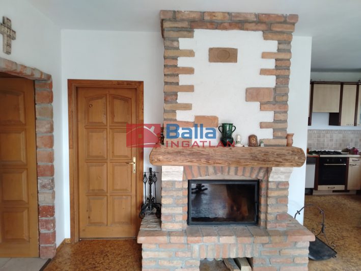 Szentendre - Árok utca:  159 m&sup2;-es családi ház   (159'000'000 ,- Ft)