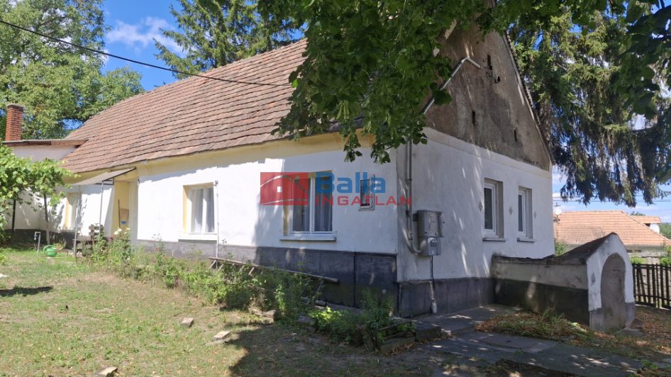 Eladó 110 m²-escsaládi ház Szentgál, Saroktelek: 39'000'000 Ft