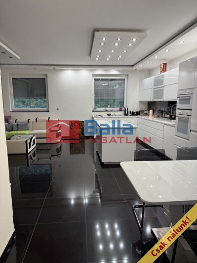 Eladó 147 m²-escsaládi ház Szigethalom, Dunaparthoz közel utca: 82'900'000 Ft
