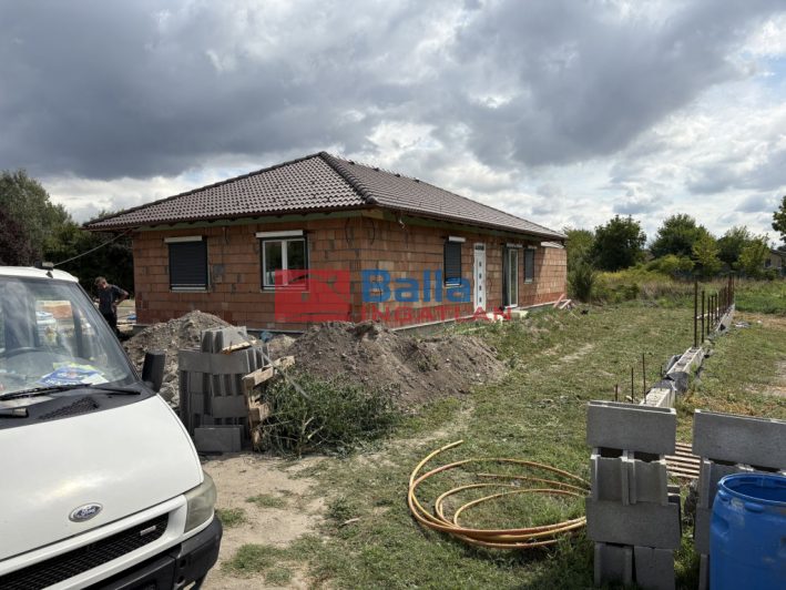 Szigetszentmárton - Vasút utca:  93 m&sup2;-es ikerház   (78'000'000 ,- Ft)