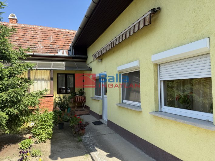 Szigetszentmiklós - Arpad  utchoz közel utca:  141 m&sup2;-es családi ház   (92'900'000 ,- Ft)