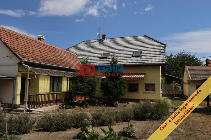 Eladó 141 m²-escsaládi ház Szigetszentmiklós, Arpad  utchoz közel utca: 93'990'000 Ft