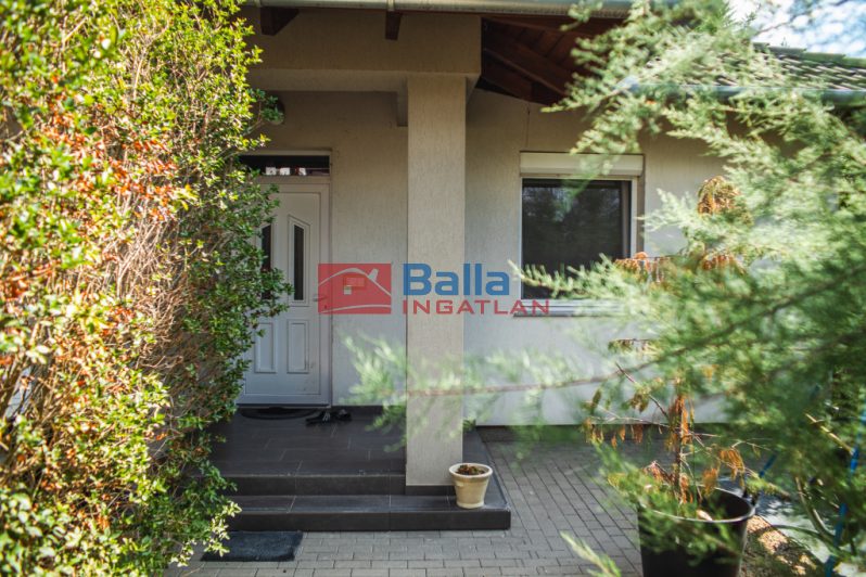 Eladó 123 m²-escsaládi ház Szigetszentmiklós, Duna közeli utca: 128'000'000 Ft