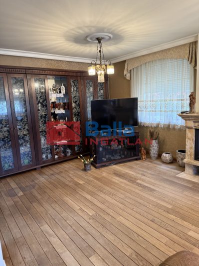 Eladó 100 m²-escsaládi ház Szigetszentmiklós, Föveny köz közeli köz: 159'900'000 Ft