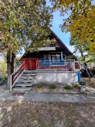 Szigetszentmiklós - Kavicsos tó közeli utca:  50 m&sup2;-es üdülő   (38'200'000 ,- Ft)